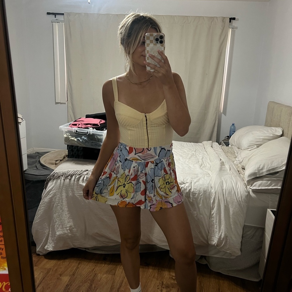 SALTY LEMON shorts - Picture 12 of 16
